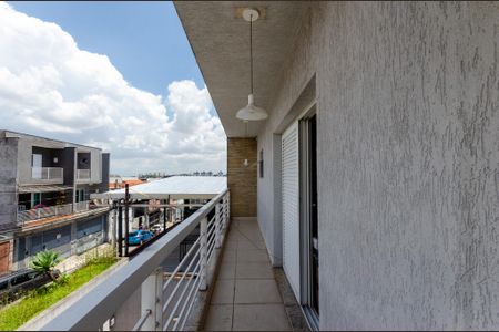 Casa para alugar com 390m², 3 quartos e 6 vagas Casa para alugar com 390m², 3 quartos e 6 vagasSuíte 1 - varanda