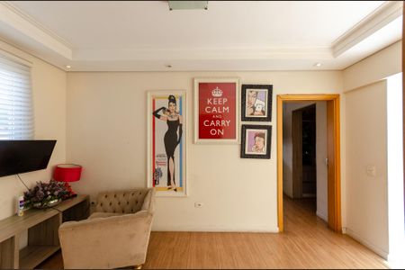 Casa para alugar com 390m², 3 quartos e 6 vagas Casa para alugar com 390m², 3 quartos e 6 vagasHall da escada