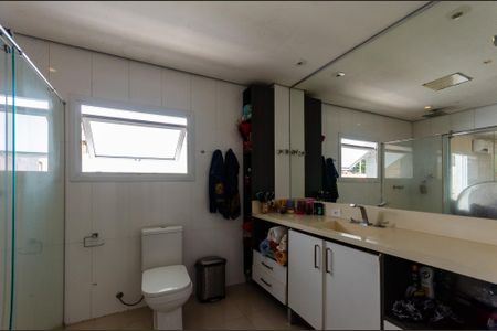 Casa para alugar com 390m², 3 quartos e 6 vagas Casa para alugar com 390m², 3 quartos e 6 vagasSuíte 1 - banheiro