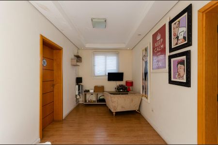 Casa para alugar com 390m², 3 quartos e 6 vagas Casa para alugar com 390m², 3 quartos e 6 vagasHall escada