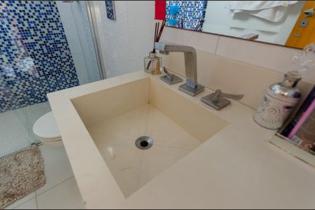 Casa para alugar com 390m², 3 quartos e 6 vagas Casa para alugar com 390m², 3 quartos e 6 vagasSuíte 2 - banheiro