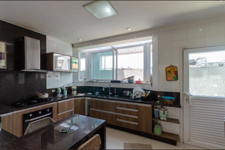 Casa para alugar com 390m², 3 quartos e 6 vagas Casa para alugar com 390m², 3 quartos e 6 vagasCozinha