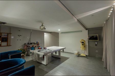 Casa para alugar com 390m², 3 quartos e 6 vagas Casa para alugar com 390m², 3 quartos e 6 vagasÁrea comum - Sala de Jogos