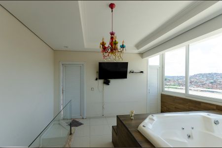 Casa para alugar com 390m², 3 quartos e 6 vagas Casa para alugar com 390m², 3 quartos e 6 vagasSuíte 1 - hidromassagem