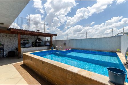 Casa para alugar com 390m², 3 quartos e 6 vagas Casa para alugar com 390m², 3 quartos e 6 vagasPiscina