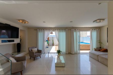 Casa para alugar com 390m², 3 quartos e 6 vagas Casa para alugar com 390m², 3 quartos e 6 vagasSala