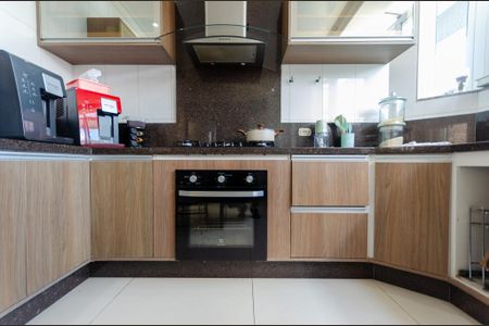 Casa para alugar com 390m², 3 quartos e 6 vagas Casa para alugar com 390m², 3 quartos e 6 vagasCozinha