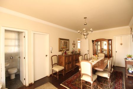 Apartamento à venda com 220m², 4 quartos e 1 vagaSala de jantar 