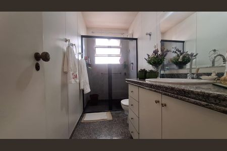 Apartamento à venda com 220m², 4 quartos e 1 vagaBanheiro 