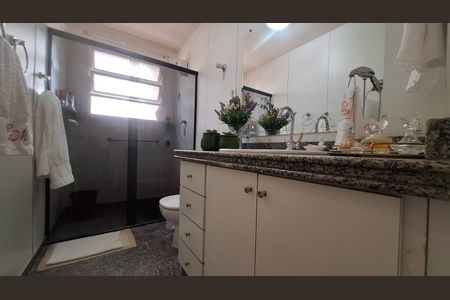 Apartamento à venda com 220m², 4 quartos e 1 vagaBanheiro 