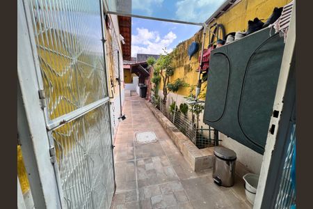 Casa à venda com 360m², 3 quartos e 1 vagaCorredor lateral / Quintal