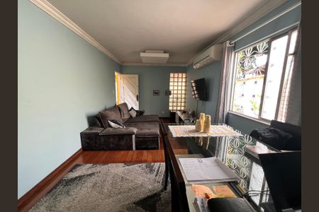 Casa à venda com 360m², 3 quartos e 1 vagaSala