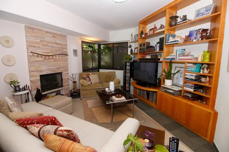 Apartamento à venda com 130m², 3 quartos e 2 vagasSala de TV