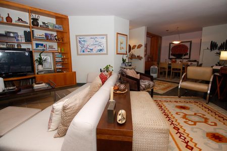 Apartamento à venda com 130m², 3 quartos e 2 vagasSala