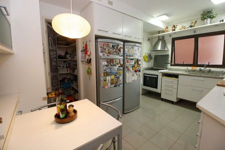 Apartamento à venda com 130m², 3 quartos e 2 vagasCozinha