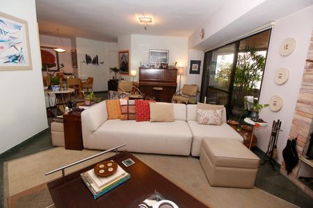 Apartamento à venda com 130m², 3 quartos e 2 vagasSala