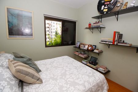 Apartamento à venda com 130m², 3 quartos e 2 vagasQuarto 1