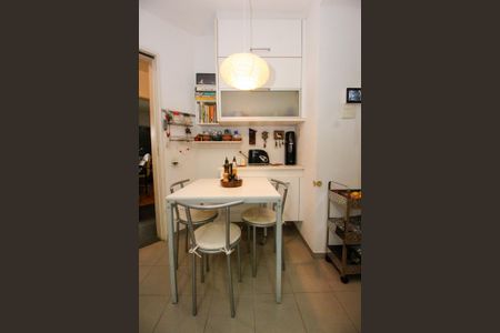 Apartamento à venda com 130m², 3 quartos e 2 vagasCozinha