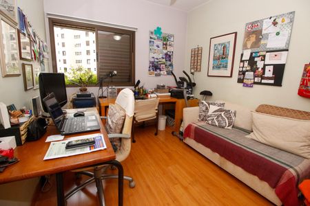 Apartamento à venda com 130m², 3 quartos e 2 vagasQuarto 2