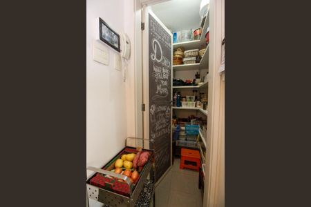 Apartamento à venda com 130m², 3 quartos e 2 vagasDespensa