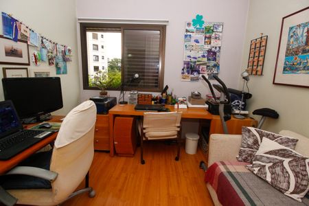 Apartamento à venda com 130m², 3 quartos e 2 vagasQuarto 2