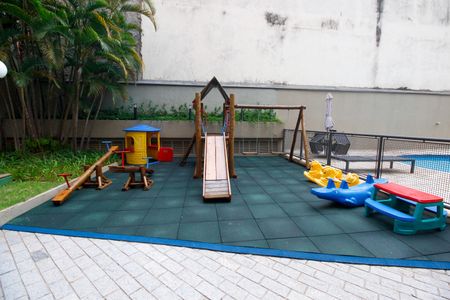 Apartamento à venda com 130m², 3 quartos e 2 vagasÁrea comum - Playground