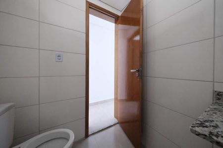 Apartamento à venda com 42m², 2 quartos e sem vaga Apartamento à venda com 42m², 2 quartos e sem vagaBanheiro Social