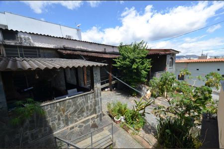 Casa à venda com 300m², 2 quartos e 8 vagasArea externa