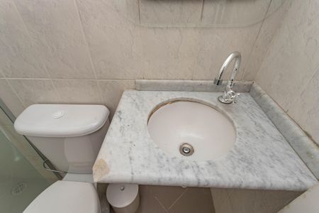 Casa de condomínio à venda com 208m², 3 quartos e 2 vagasBanheiro social