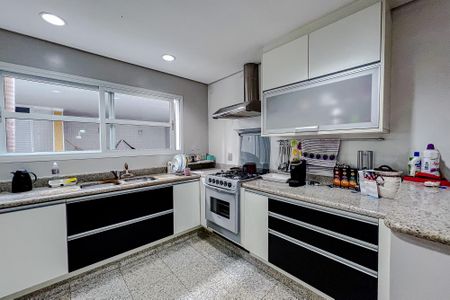 Casa à venda com 250m², 3 quartos e 3 vagasCozinha