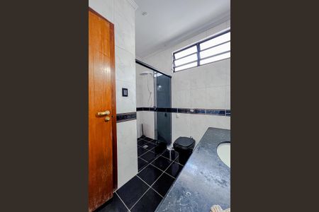 Casa à venda com 250m², 3 quartos e 3 vagasBanheiro