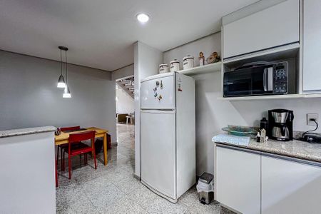 Casa à venda com 250m², 3 quartos e 3 vagasCozinha