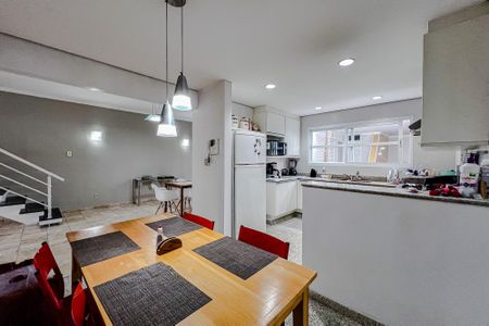 Casa à venda com 250m², 3 quartos e 3 vagasCozinha