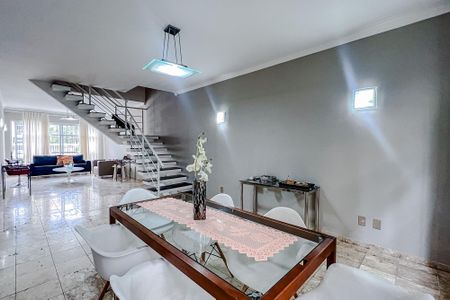 Casa à venda com 250m², 3 quartos e 3 vagasSala de Jantar