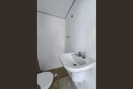 Casa à venda com 250m², 3 quartos e 3 vagasBanheiro de Serviço 2