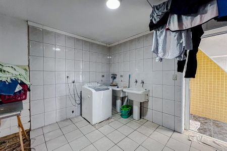 Casa à venda com 250m², 3 quartos e 3 vagasÁrea de Serviço