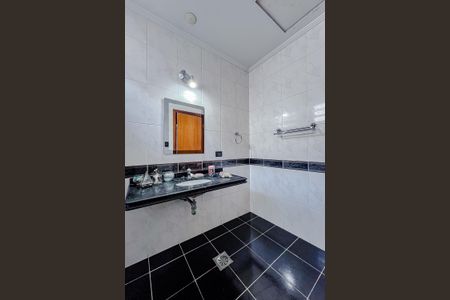 Casa à venda com 250m², 3 quartos e 3 vagasBanheiro