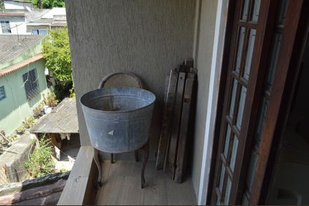 Casa de condomínio à venda com 200m², 3 quartos e 2 vagas Casa de condomínio à venda com 200m², 3 quartos e 2 vagasVaranda da Suíte