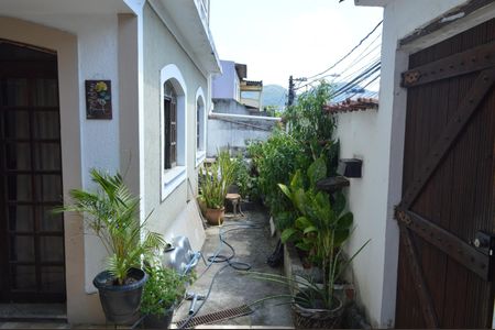 Casa de condomínio à venda com 200m², 3 quartos e 2 vagas Casa de condomínio à venda com 200m², 3 quartos e 2 vagasJardim