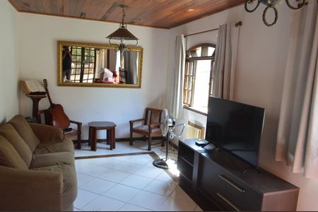 Casa de condomínio à venda com 200m², 3 quartos e 2 vagas Casa de condomínio à venda com 200m², 3 quartos e 2 vagasSala