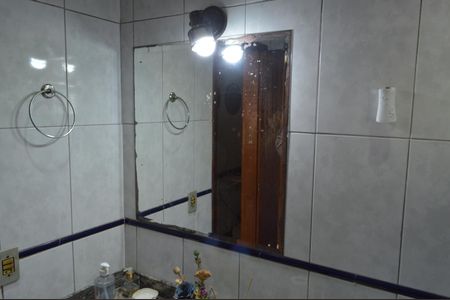 Casa de condomínio à venda com 200m², 3 quartos e 2 vagas Casa de condomínio à venda com 200m², 3 quartos e 2 vagasBanheiro 2