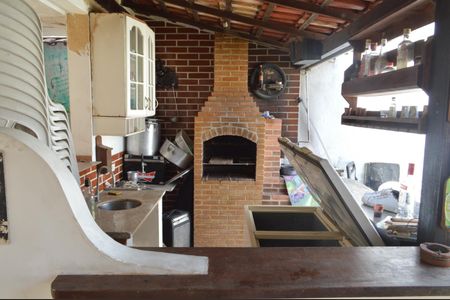 Casa de condomínio à venda com 200m², 3 quartos e 2 vagas Casa de condomínio à venda com 200m², 3 quartos e 2 vagasÁrea Gourmet