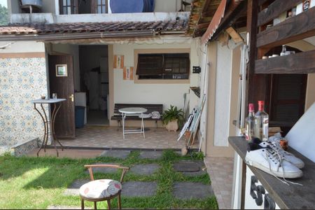 Casa de condomínio à venda com 200m², 3 quartos e 2 vagas Casa de condomínio à venda com 200m², 3 quartos e 2 vagasÁrea Gourmet