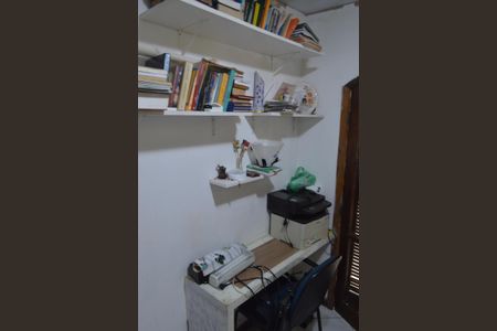 Casa de condomínio à venda com 200m², 3 quartos e 2 vagas Casa de condomínio à venda com 200m², 3 quartos e 2 vagasEscritório