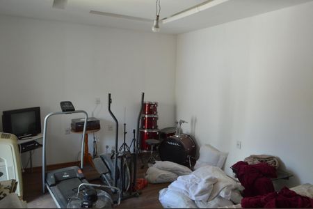 Casa de condomínio à venda com 200m², 3 quartos e 2 vagas Casa de condomínio à venda com 200m², 3 quartos e 2 vagasSuíte