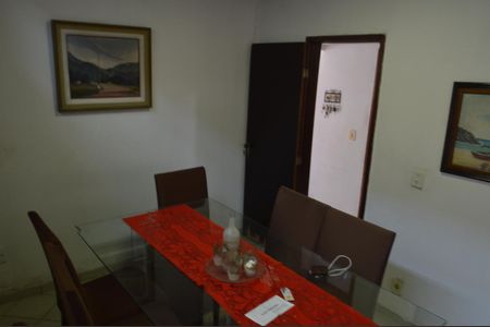 Casa de condomínio à venda com 200m², 3 quartos e 2 vagas Casa de condomínio à venda com 200m², 3 quartos e 2 vagasCopa