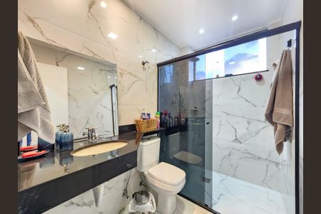 Apartamento à venda com 83m², 3 quartos e 1 vaga Apartamento à venda com 83m², 3 quartos e 1 vagaBanheiro Social