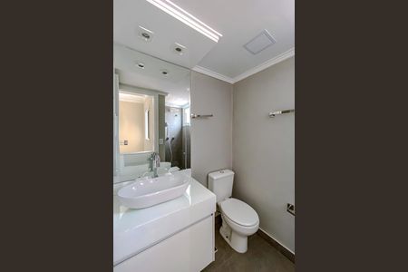 Apartamento à venda com 82m², 3 quartos e 2 vagasBanheiro da Suíte