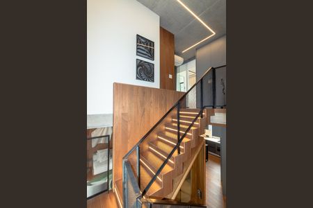 Apartamento à venda com 113m², 2 quartos e 2 vagasEscada