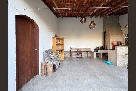 Casa à venda com 300m², 2 quartos e 2 vagasÁrea comum